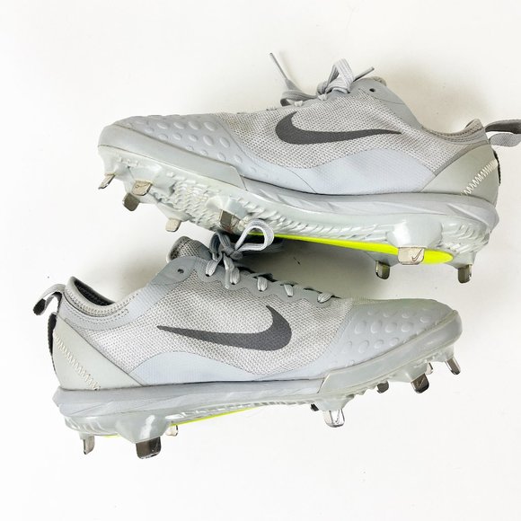 Nike Shoes - 2/$30 Nike Hyper Diamond Softball Cleats 7